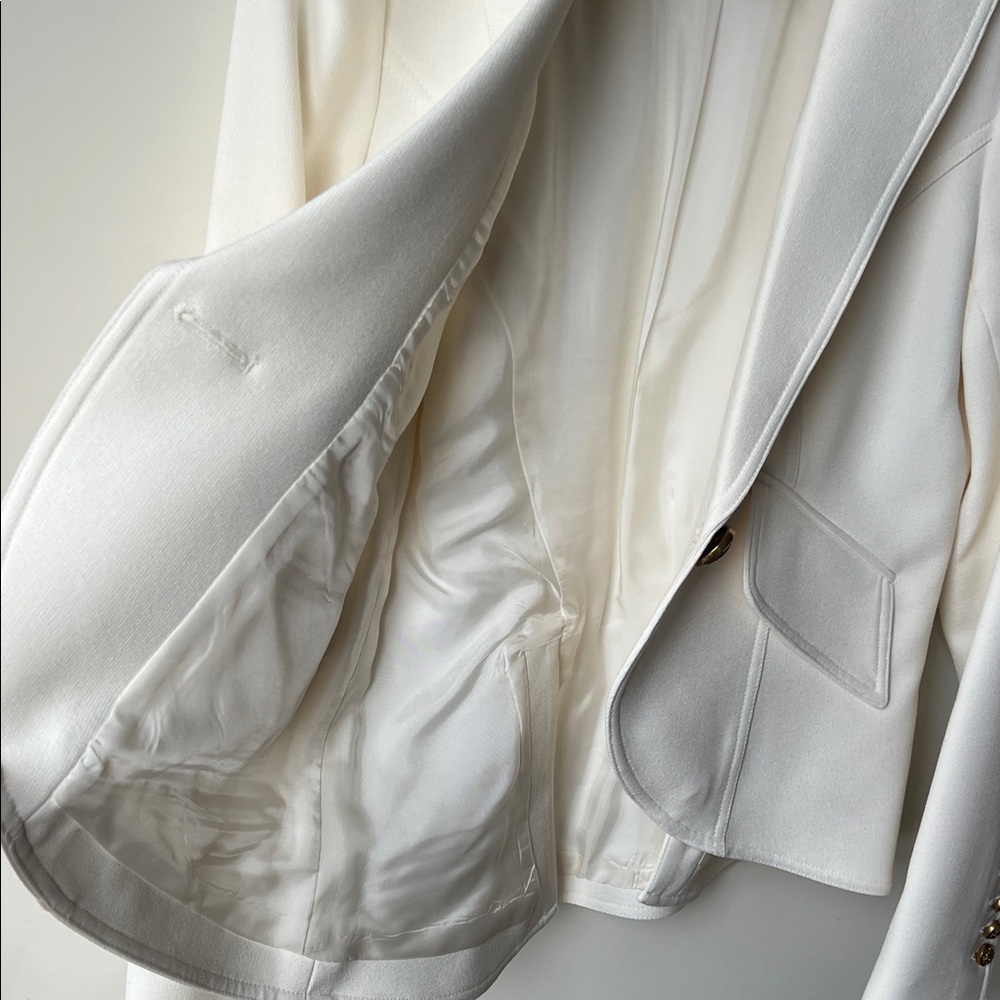 Smythe Women's Ivory Suit- like new - Picture 4 of 15